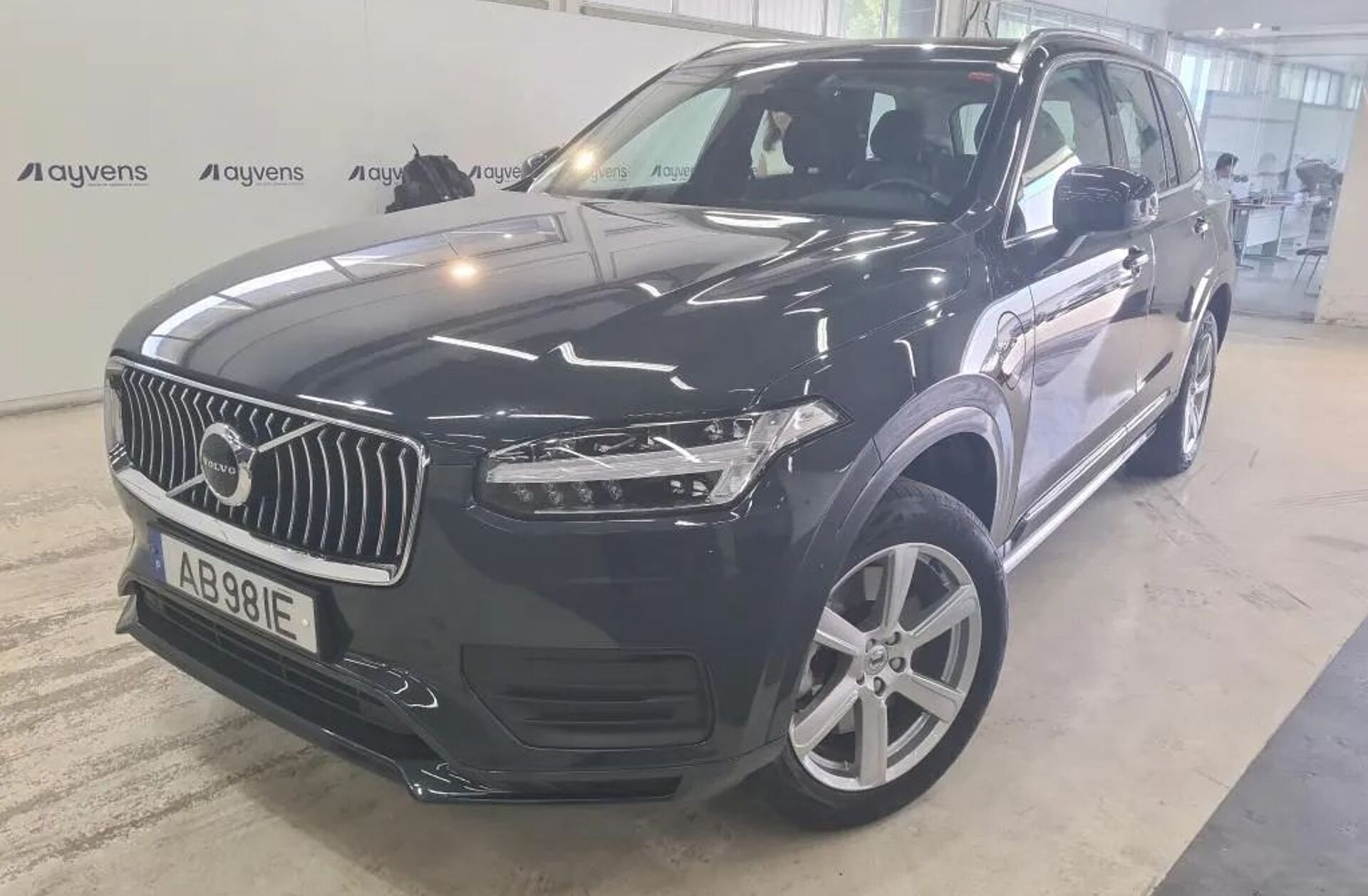 VOLVO XC90 2.0 T8 PHEV Momentum Plus AWD