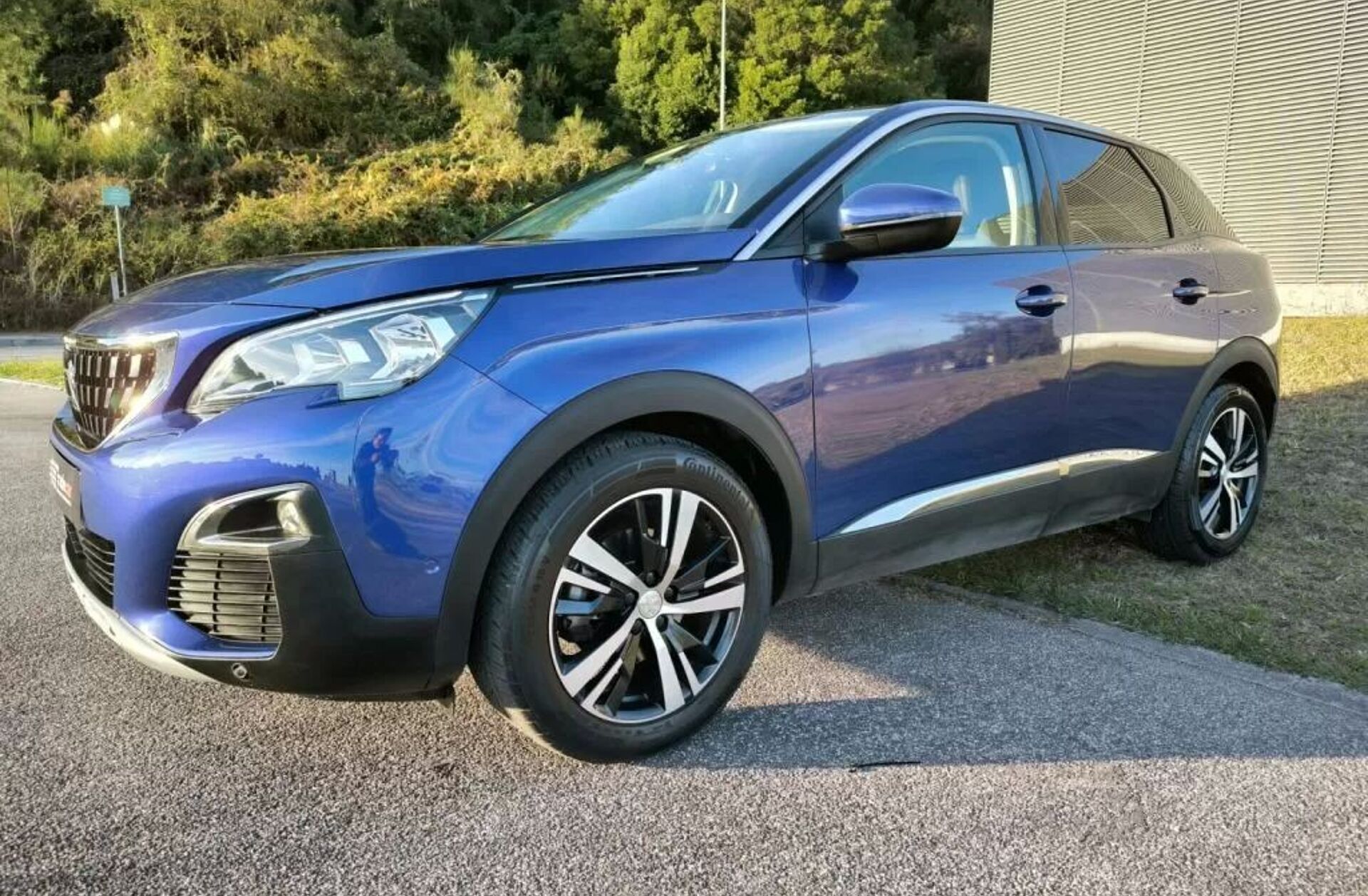 PEUGEOT 3008 1.2 PureTech Allure