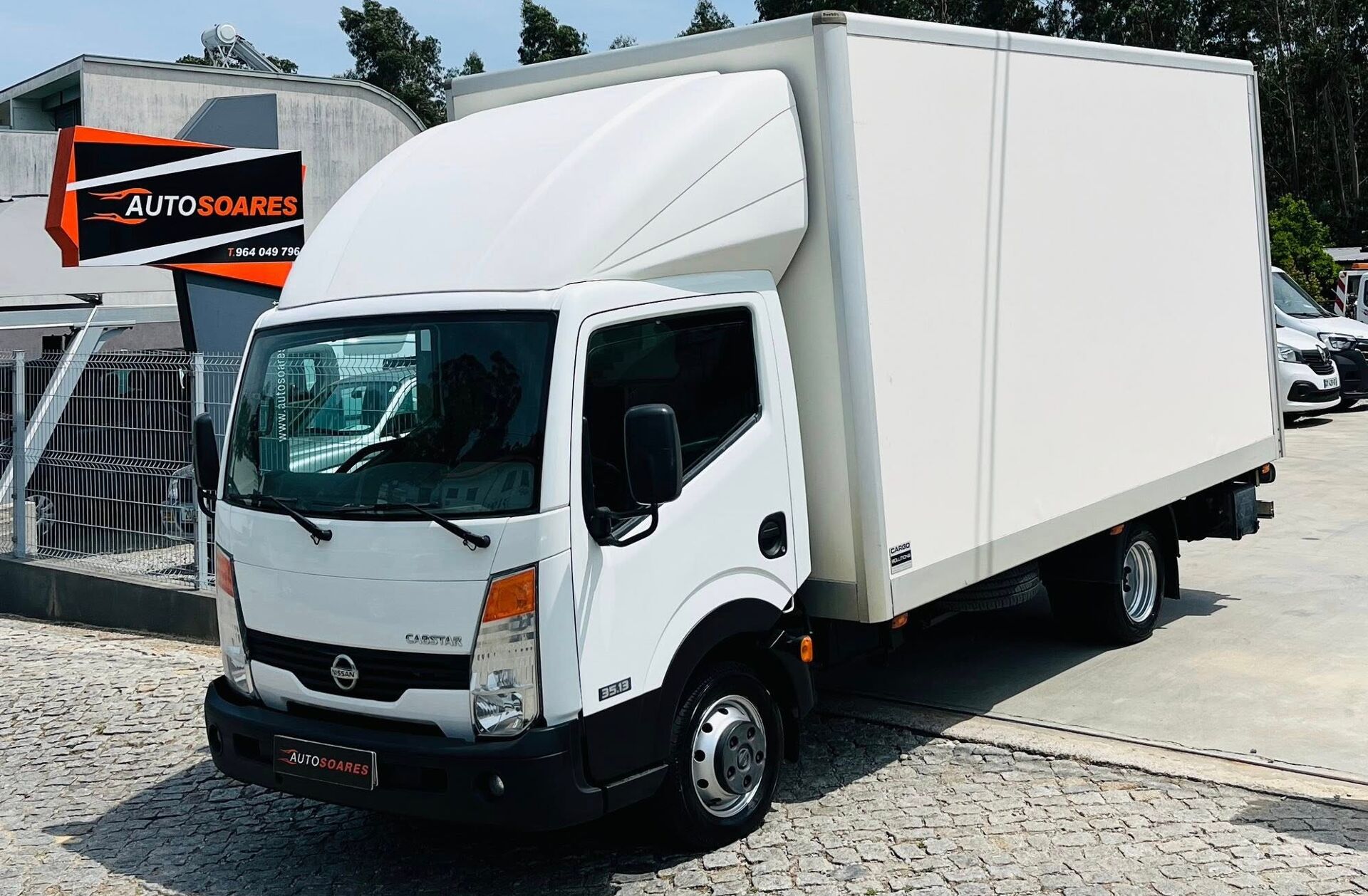 NISSAN Cabstar Contentor /  Plataforma
