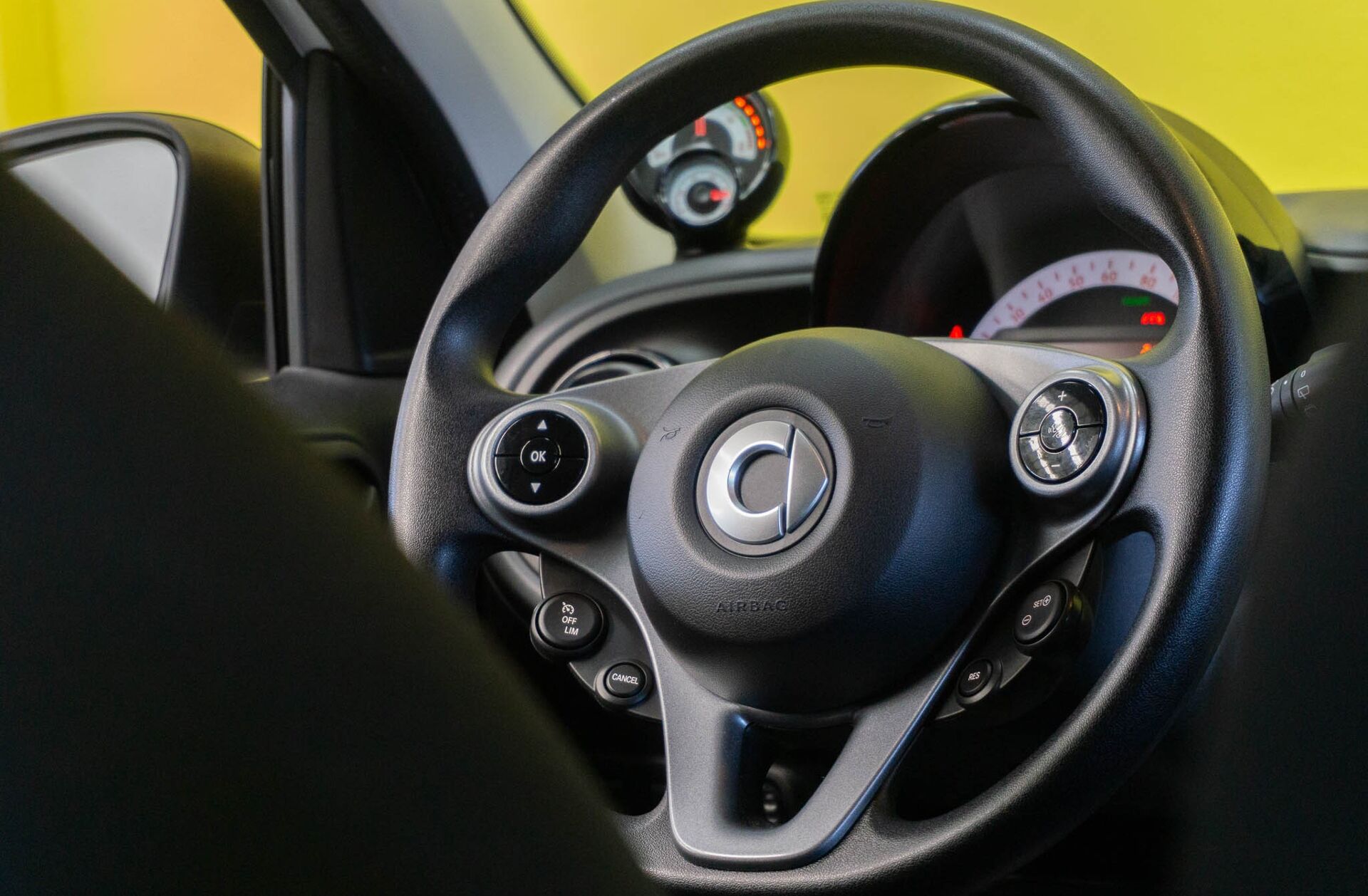 SMART Forfour EQ Pulse