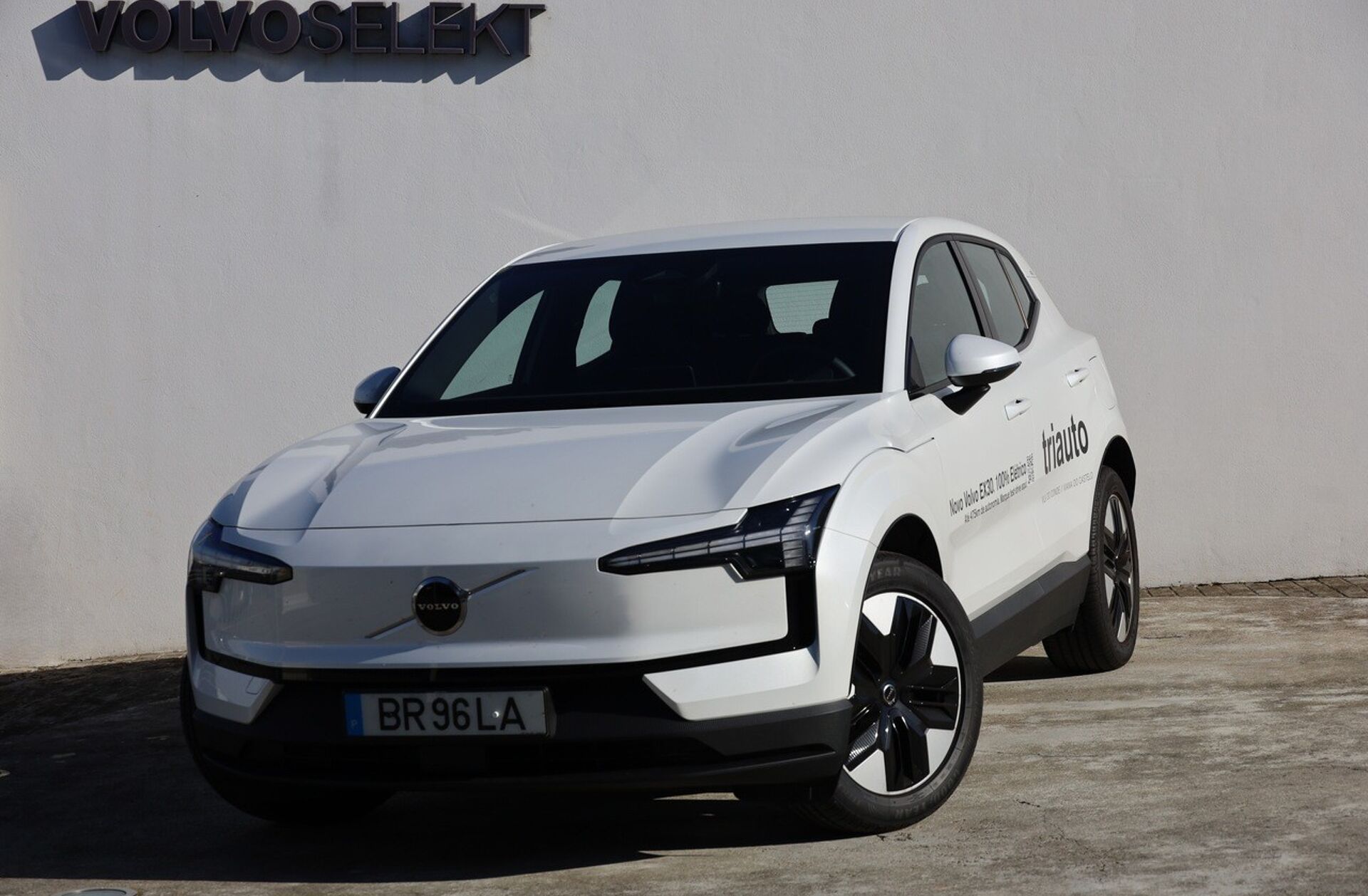 VOLVO EX30 69 kWh Single Motor Extended Range Core