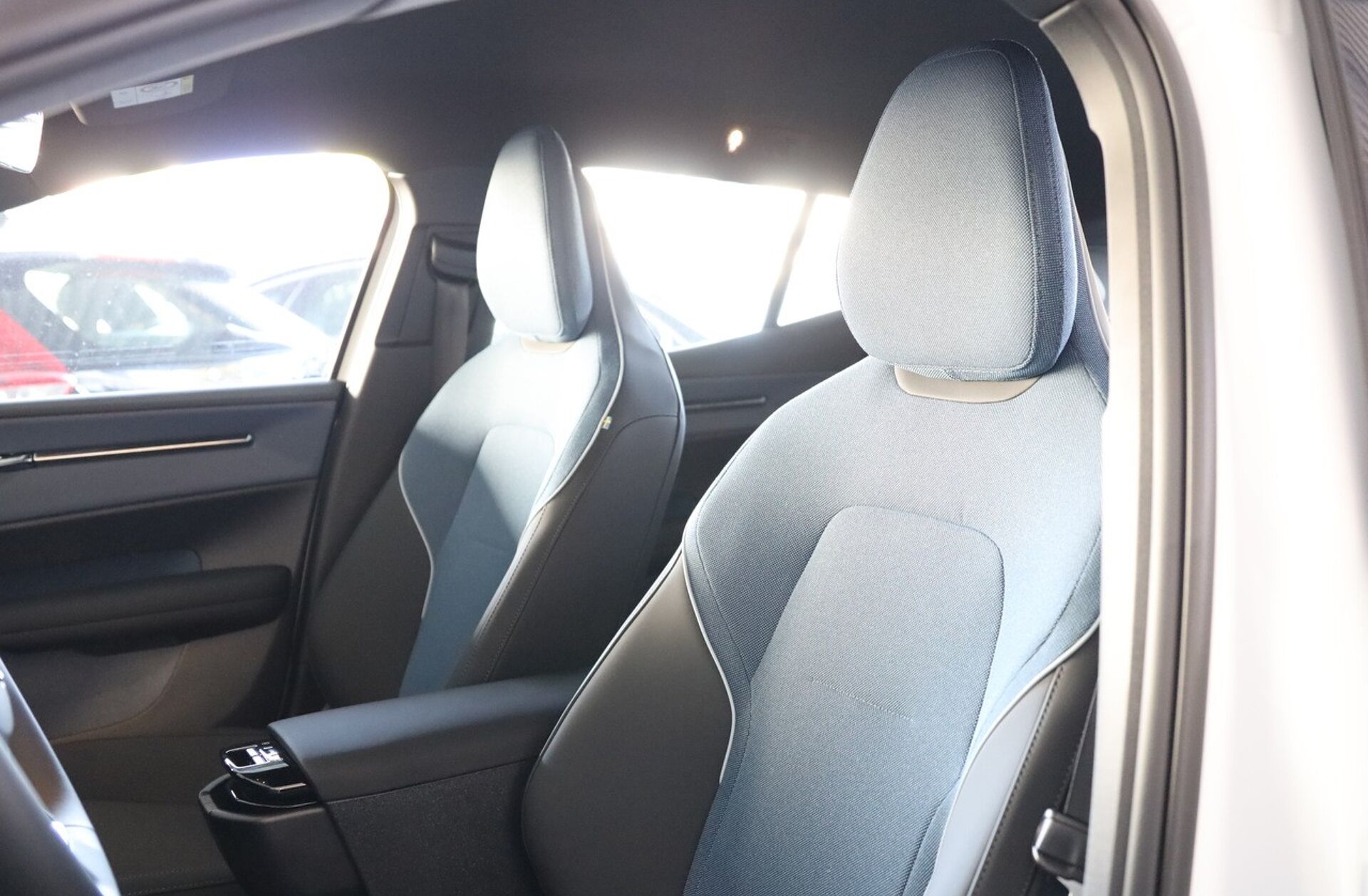 VOLVO EX30 69 kWh Single Motor Extended Range Core