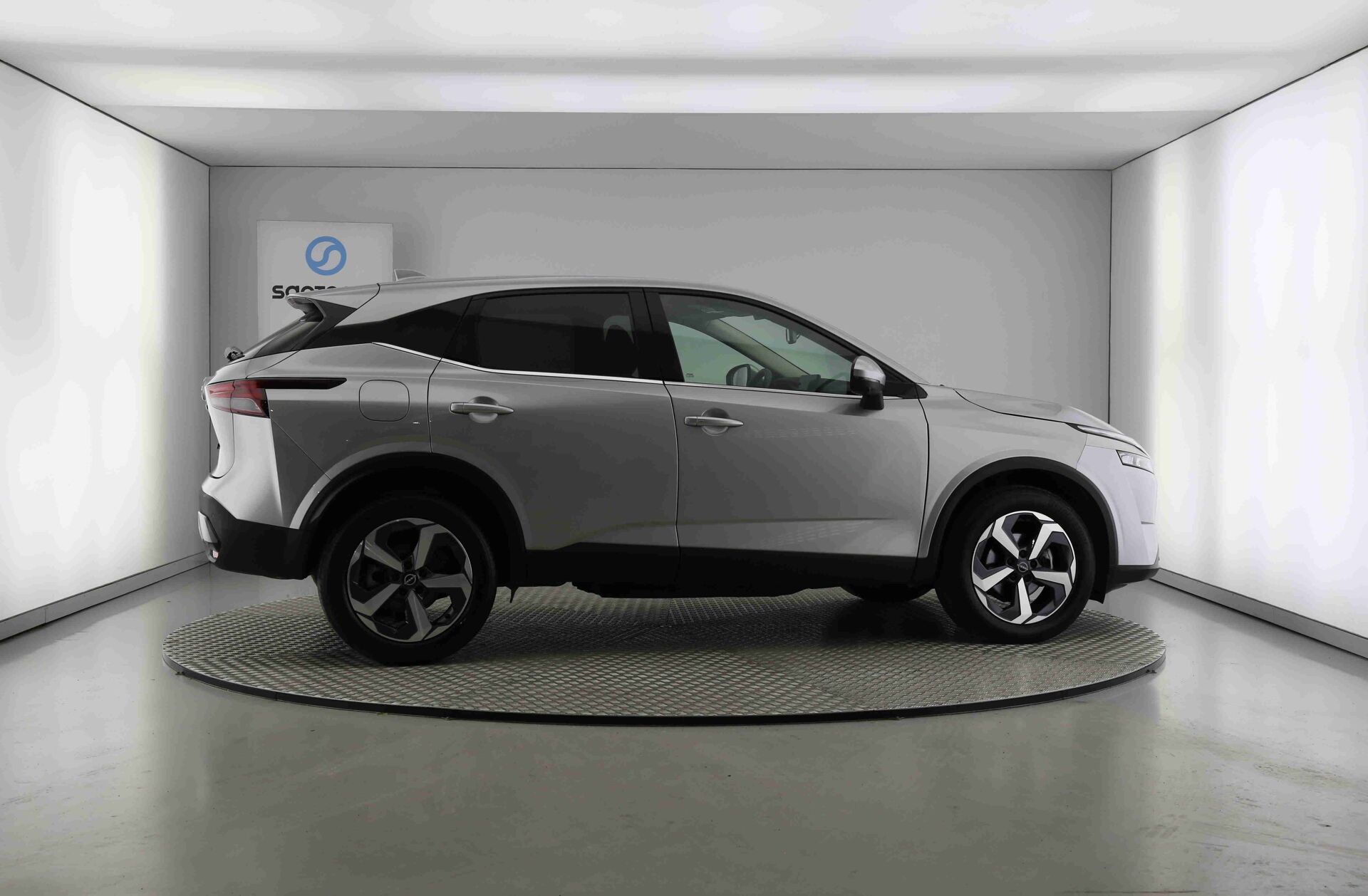 NISSAN Qashqai 1.3 DIG-T N-Connecta LED