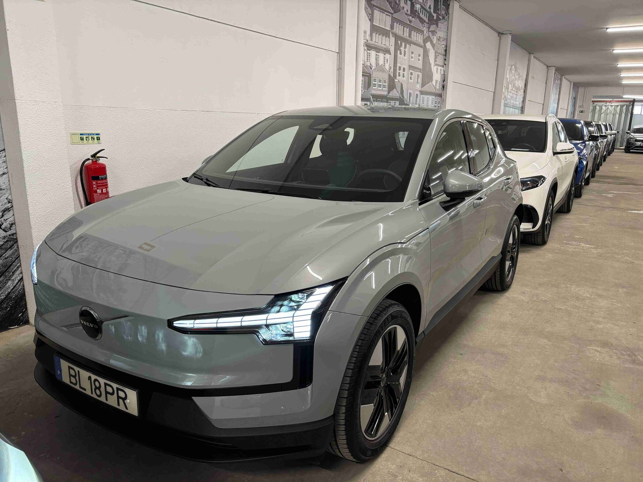 Volvo EX30 69 kWh Single Motor Extended Range Core com 311 km por 42 ...