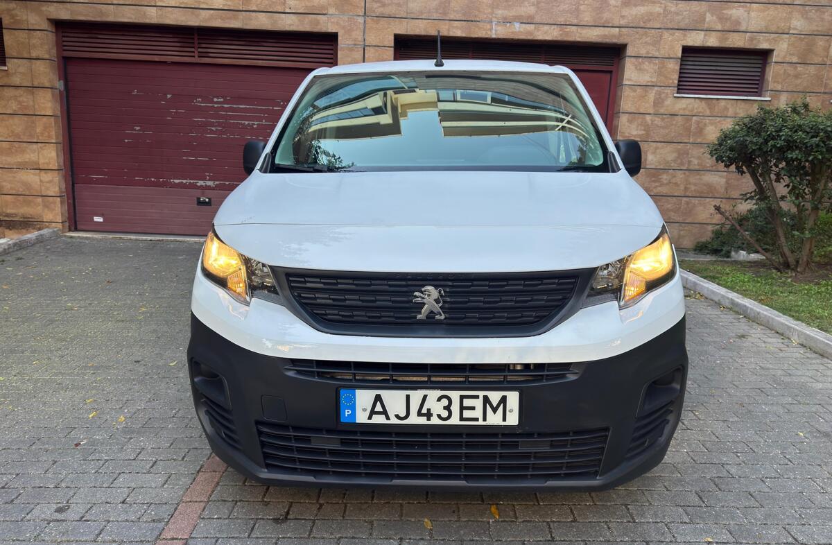 PEUGEOT Partner 1.5 BlueHDi Asphalt Standard
