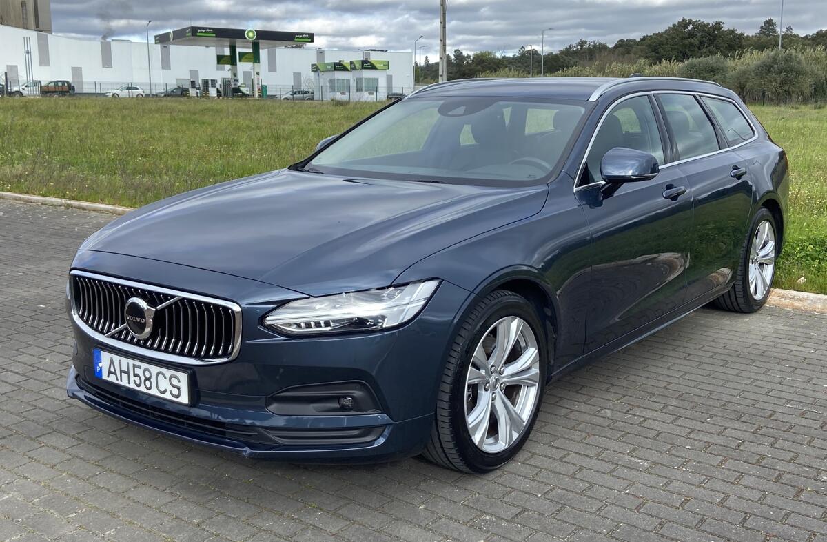 VOLVO V90 2.0 B4 Momentum Plus Geartronic