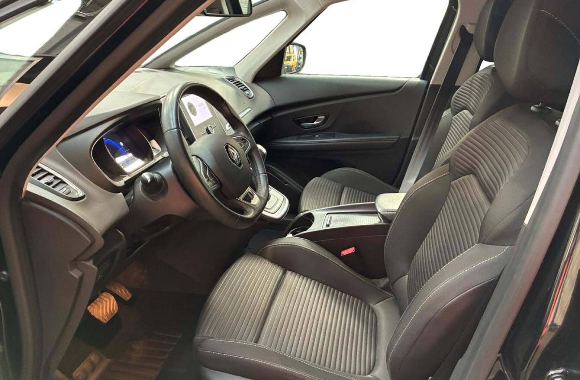 RENAULT Scénic G. 1.3 TCe Executive EDC