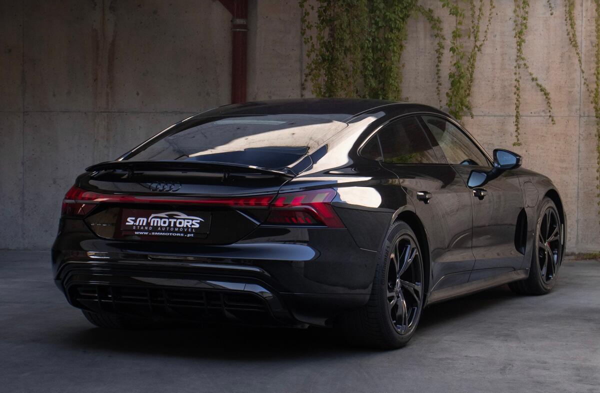 AUDI e-tron GT quattro