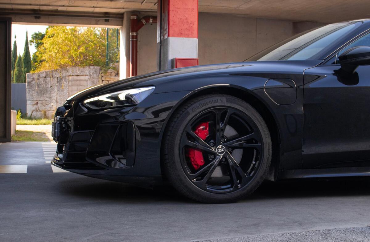 AUDI e-tron GT quattro