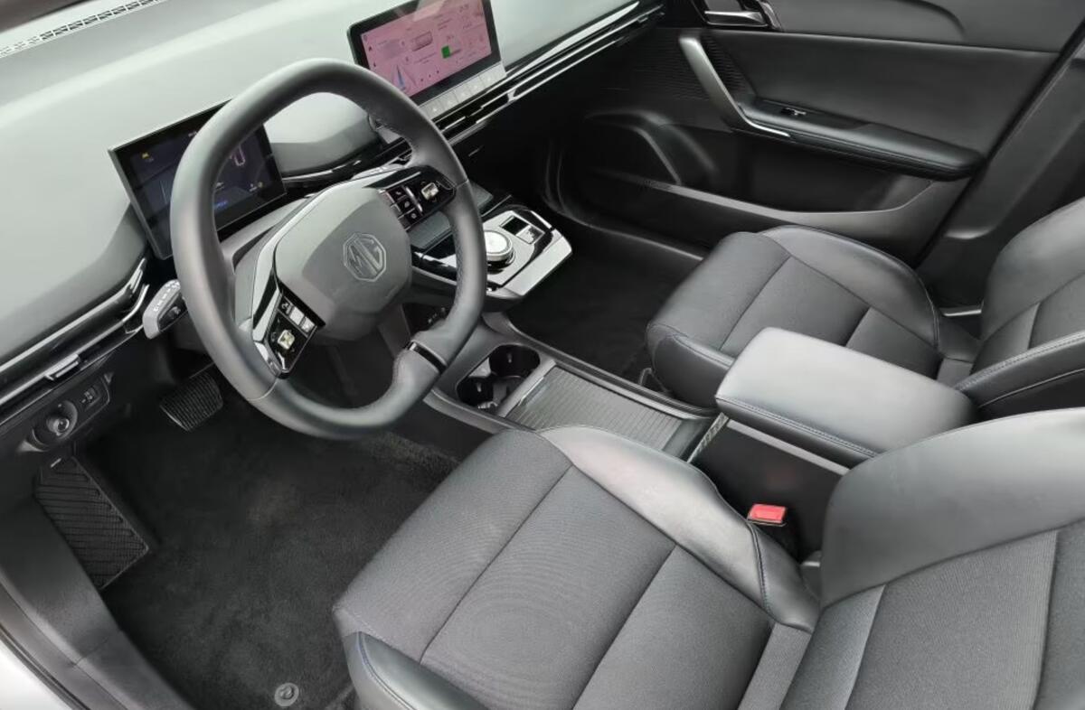 MG MG4 64 kWh Luxury