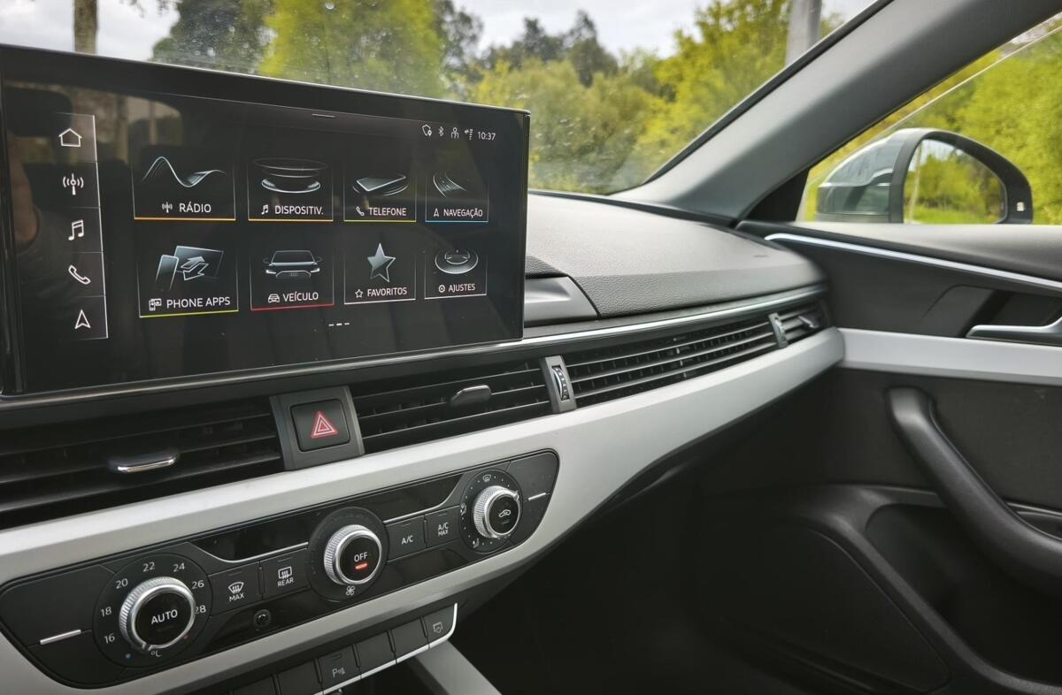 AUDI A4 30 TDI S tronic