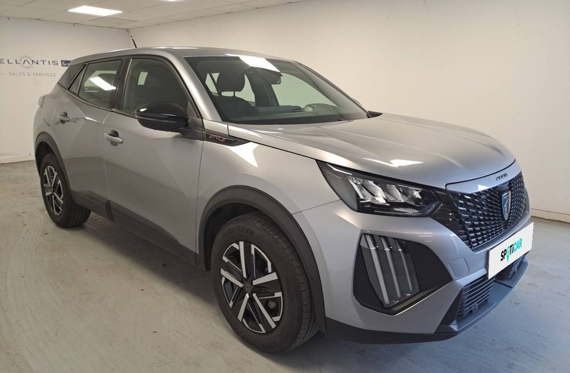 PEUGEOT 2008 1.2 PureTech Style