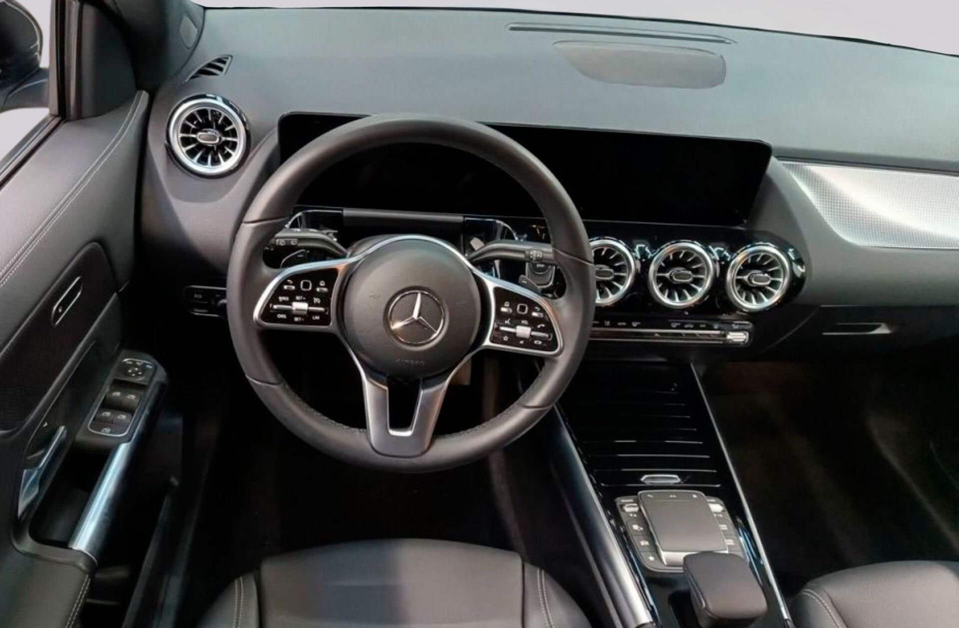 MERCEDES EQA 250+ Electric Art