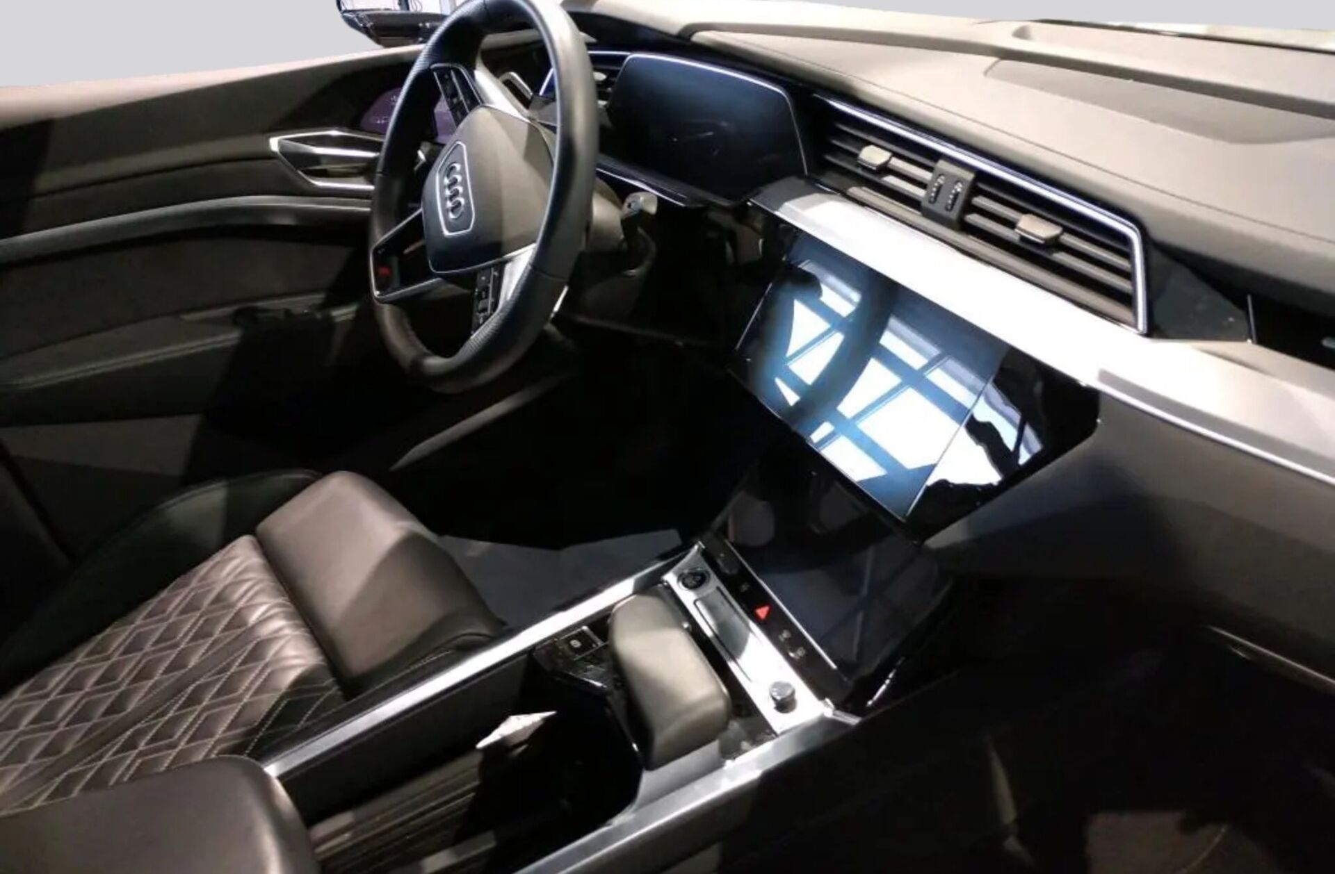 AUDI e-tron SB 55 quattro S line