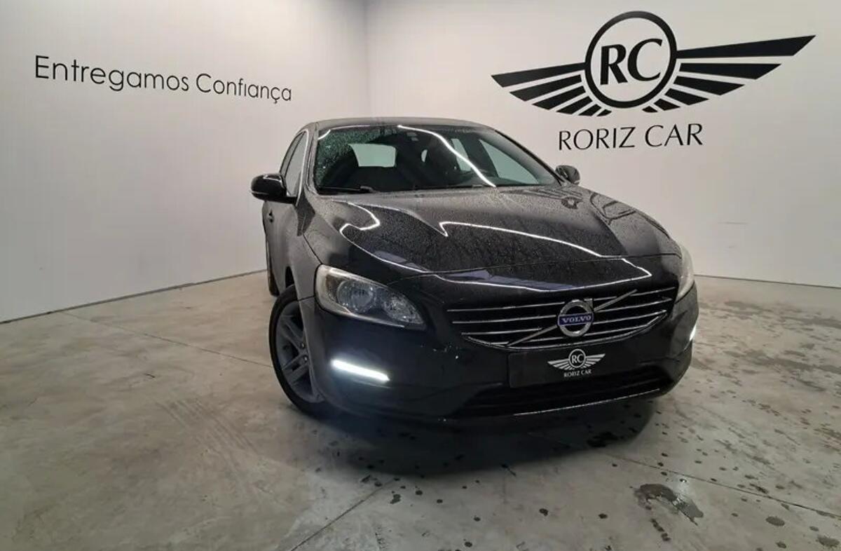 VOLVO V60 2.4 D6 Summum AWD Phev