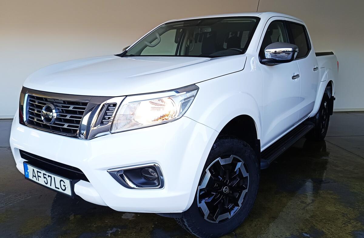 NISSAN Navara 2.3 dCi CD 4WD N-Connecta