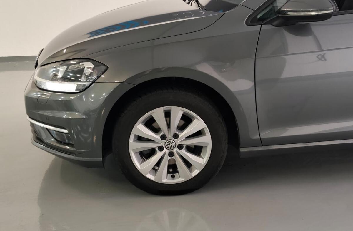 VOLKSWAGEN Golf 1.0 TSI Confortline DSG