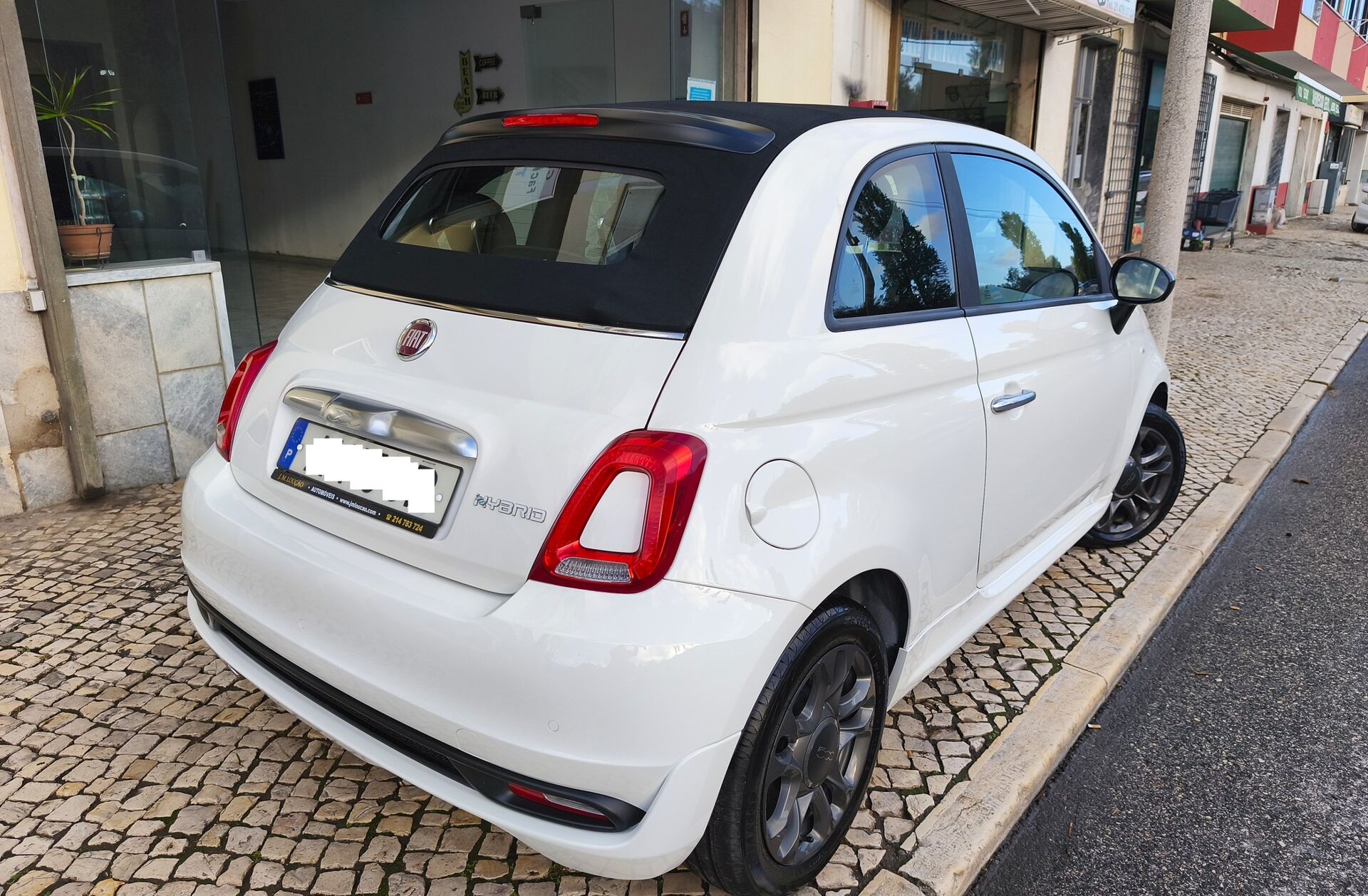 FIAT 500 C 1.0 Hybrid Connect