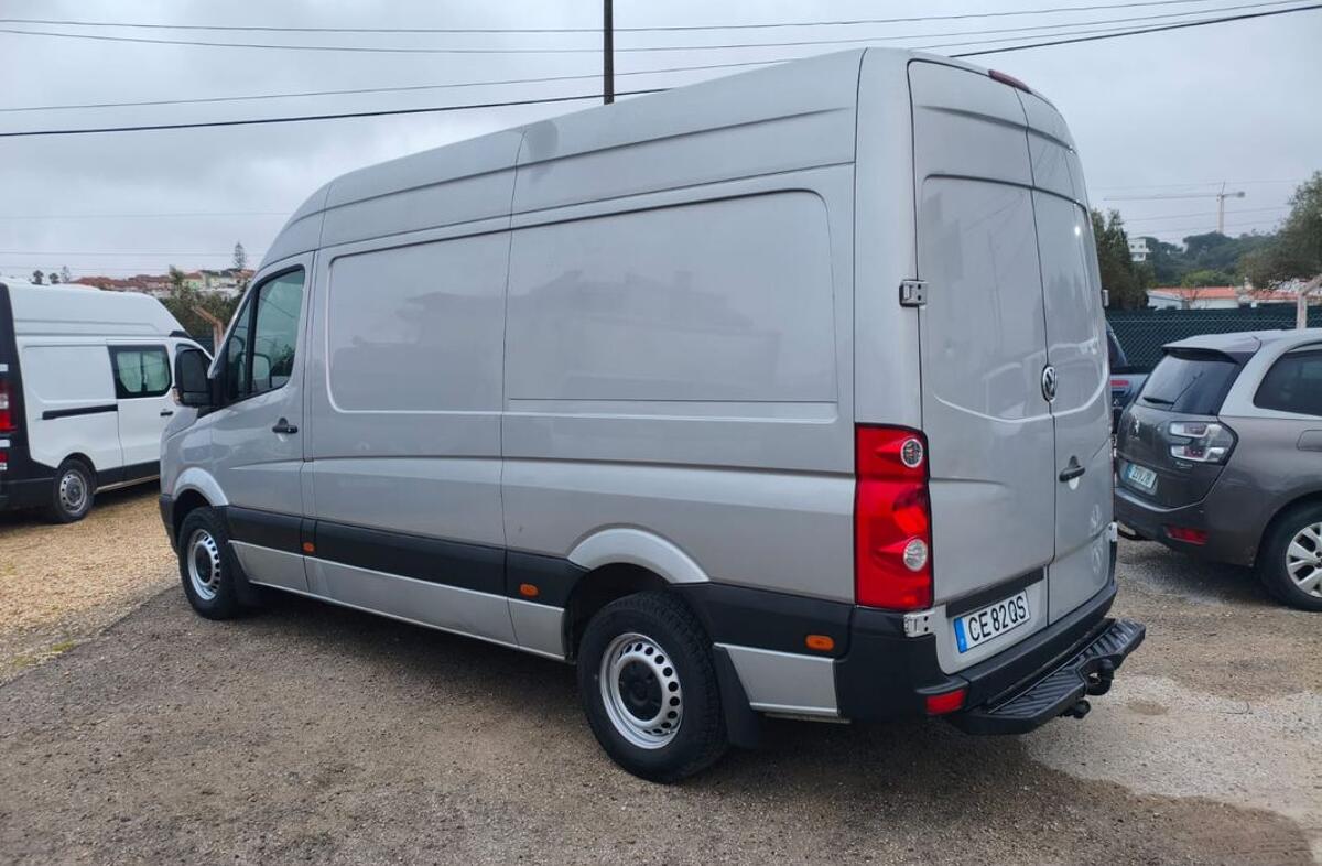VOLKSWAGEN Crafter 30 2.0 TDI Médio TA