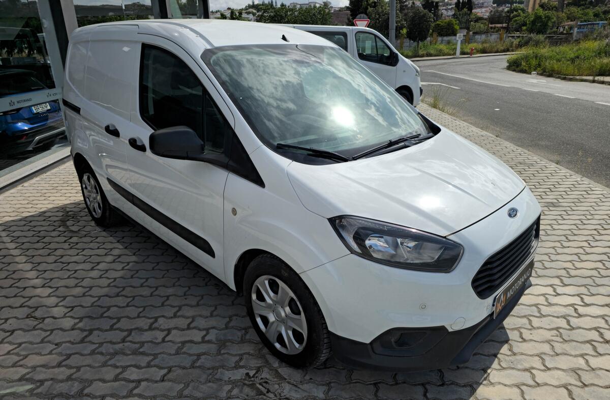 FORD Transit Connect 1.0i EcoBoost Titanium