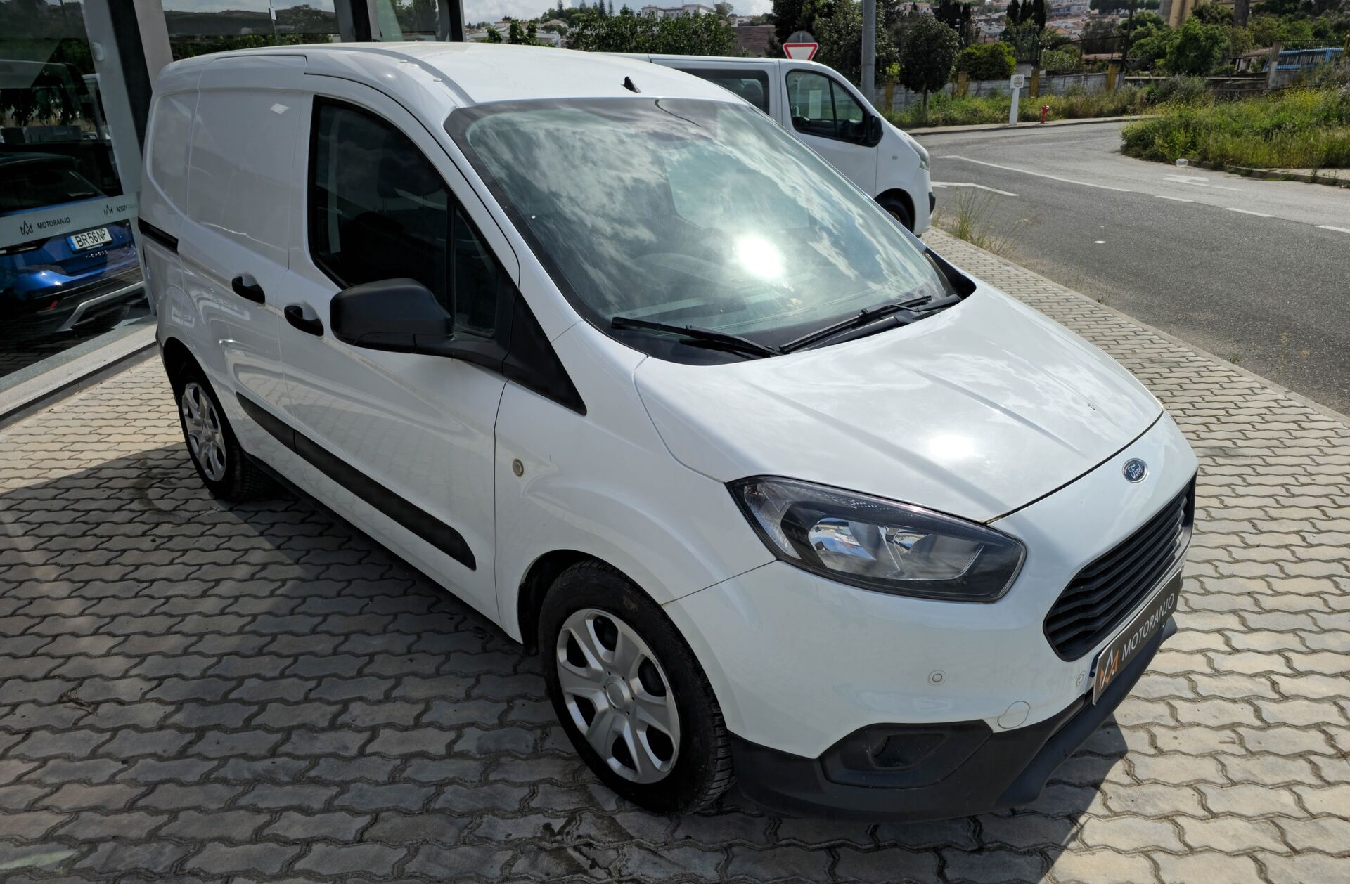 FORD Transit Connect 1.0i EcoBoost Titanium