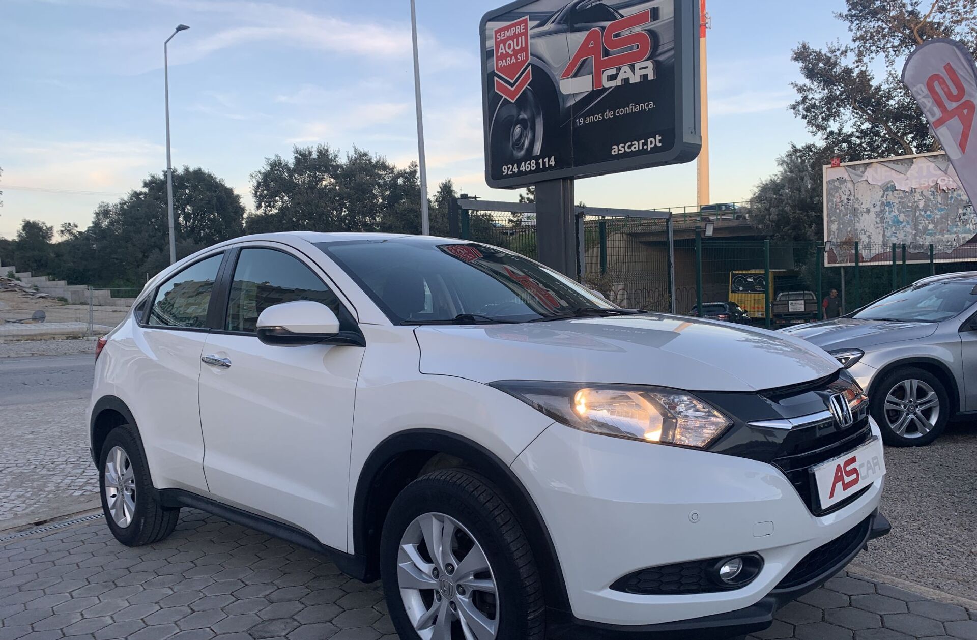 HONDA HR-V 1.6 i-DTEC Elegance + Connect Navi