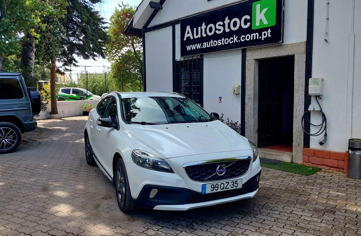 VOLVO V40 2.0 D2 Summum