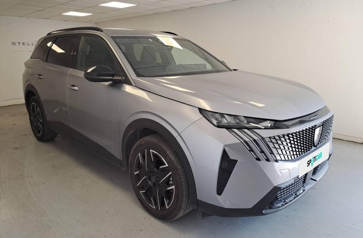 PEUGEOT 5008 1.2 Hybrid Allure e-DCS6