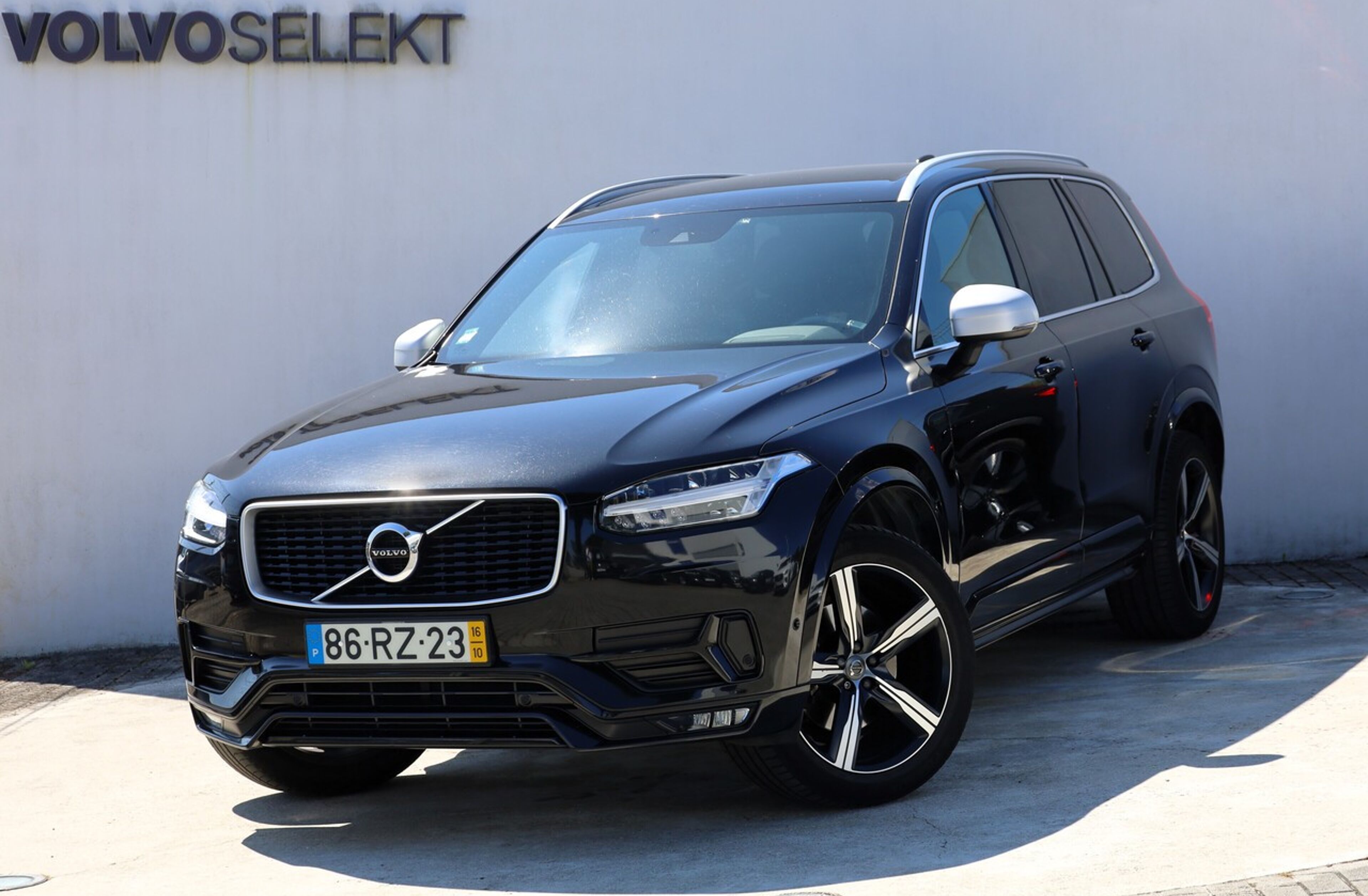 VOLVO XC90 2.0 D4 R-Design