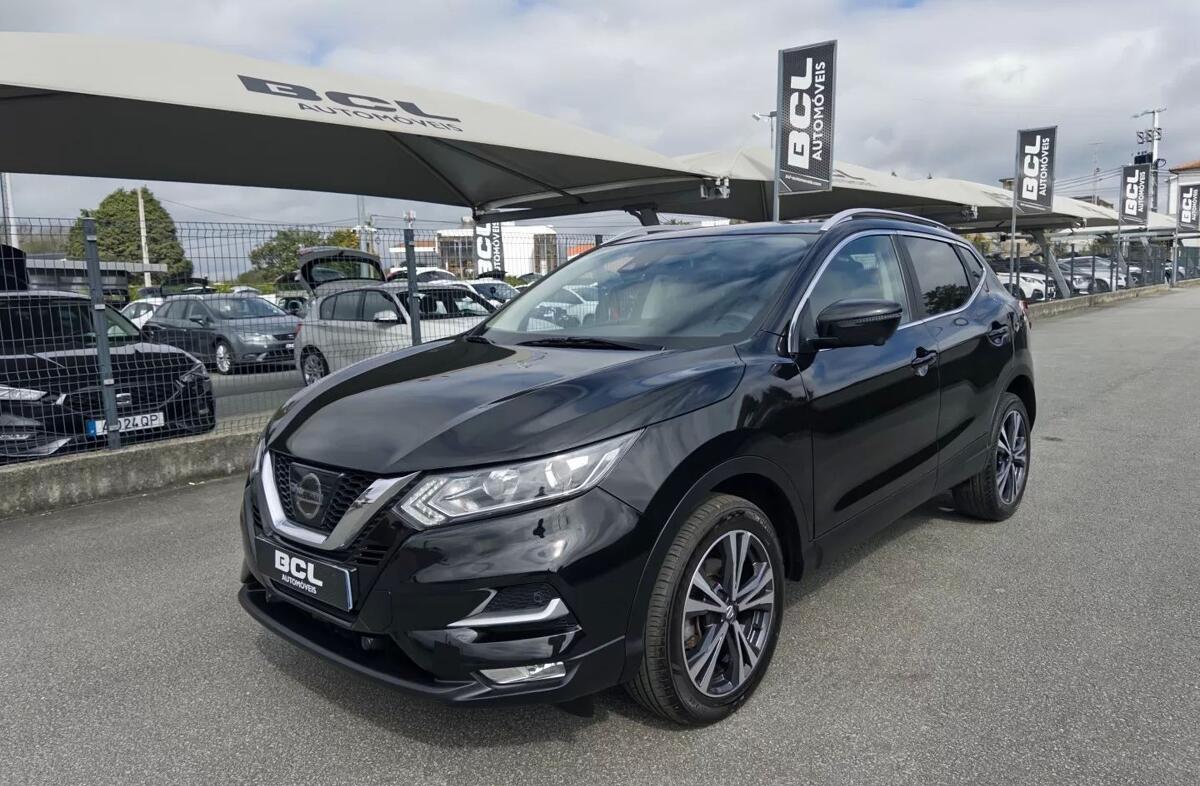 NISSAN Qashqai 1.5 dCi N-Connecta J18