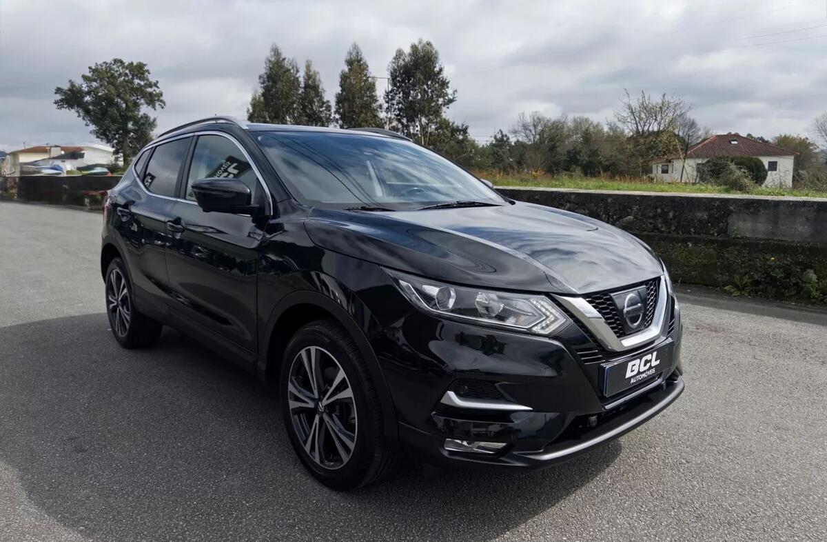 NISSAN Qashqai 1.5 dCi N-Connecta J18