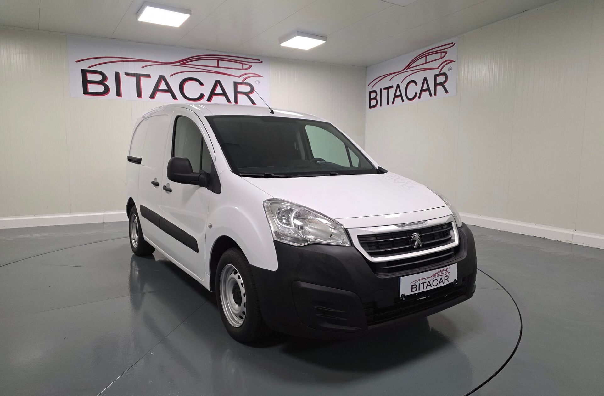 PEUGEOT Partner 1.6 BlueHDi Outdoor