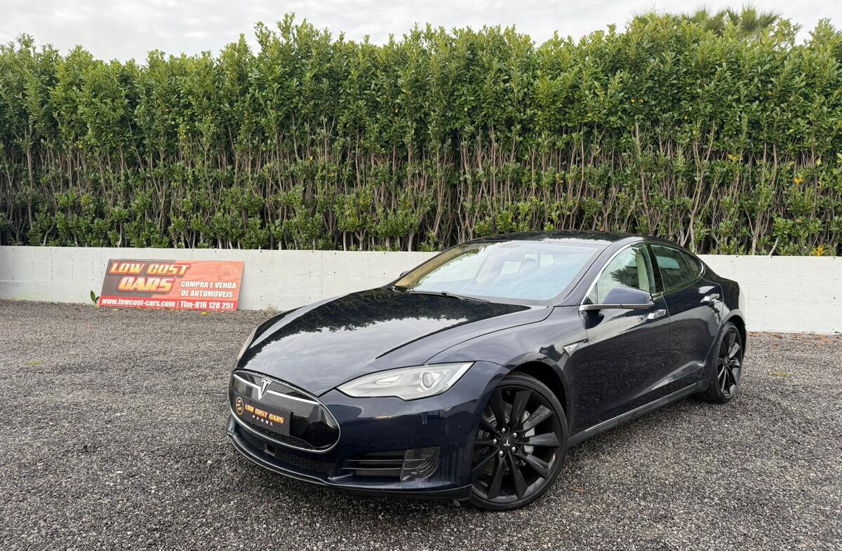 TESLA Model S 60