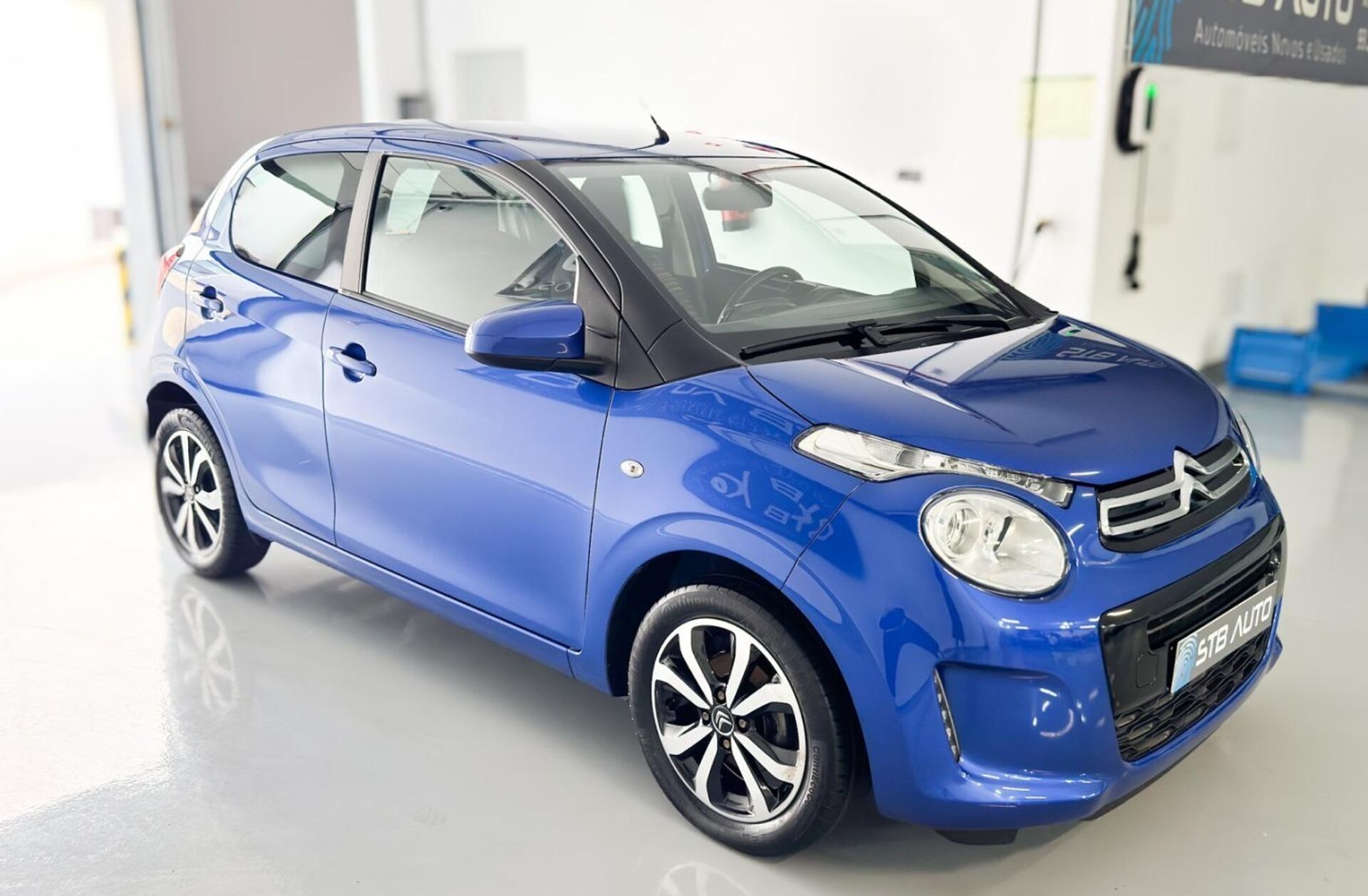 CITROEN C1 1.0 VTi Shine