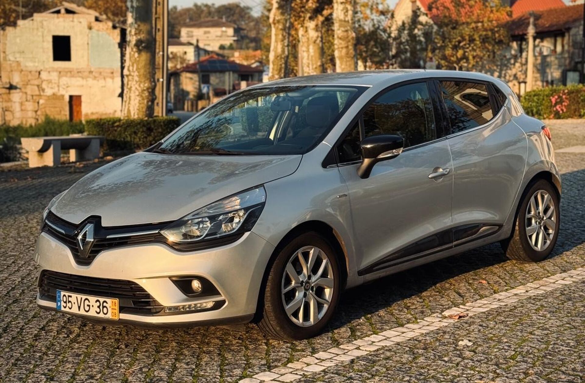 RENAULT Clio 0.9 TCe Zen