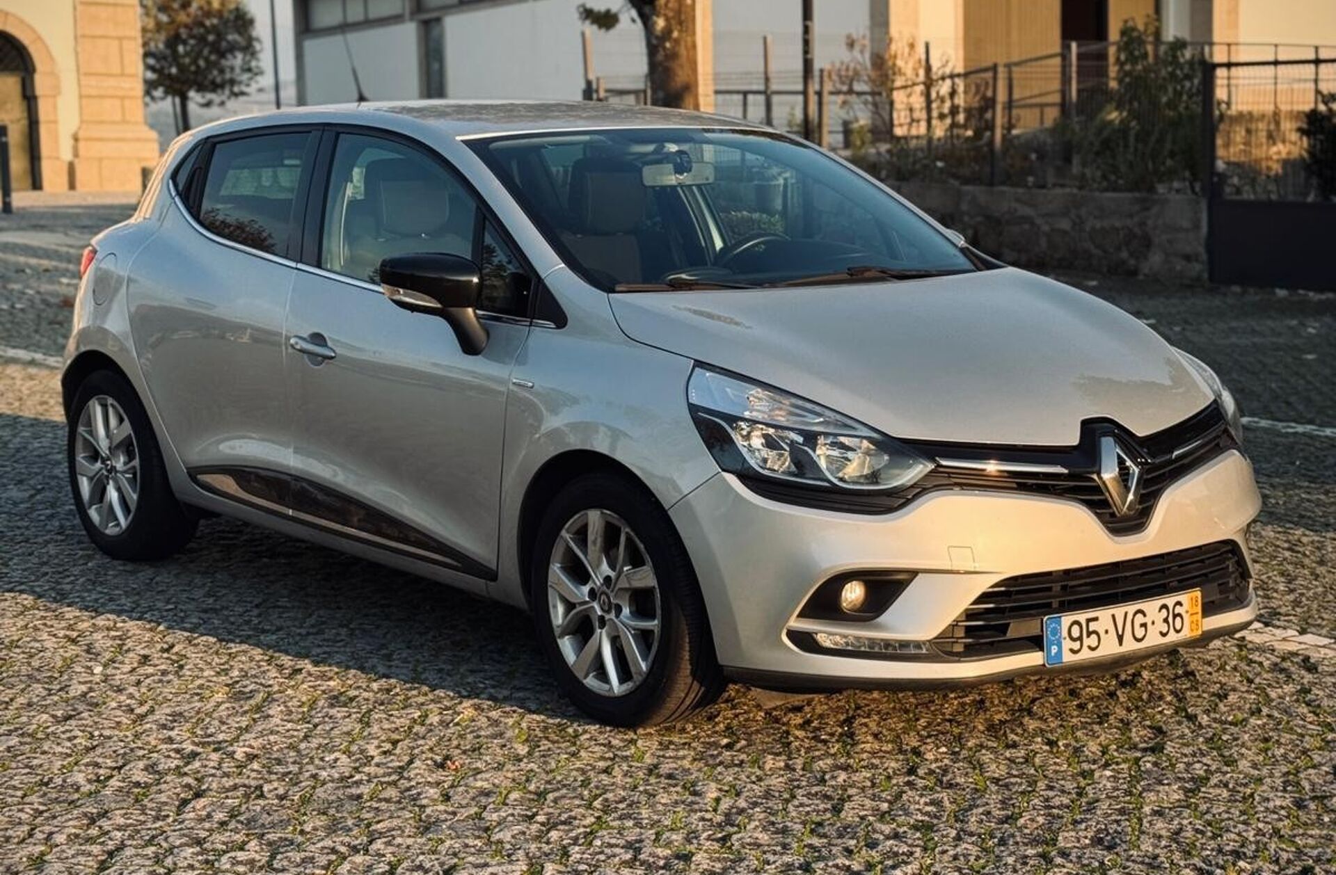 RENAULT Clio 0.9 TCe Zen