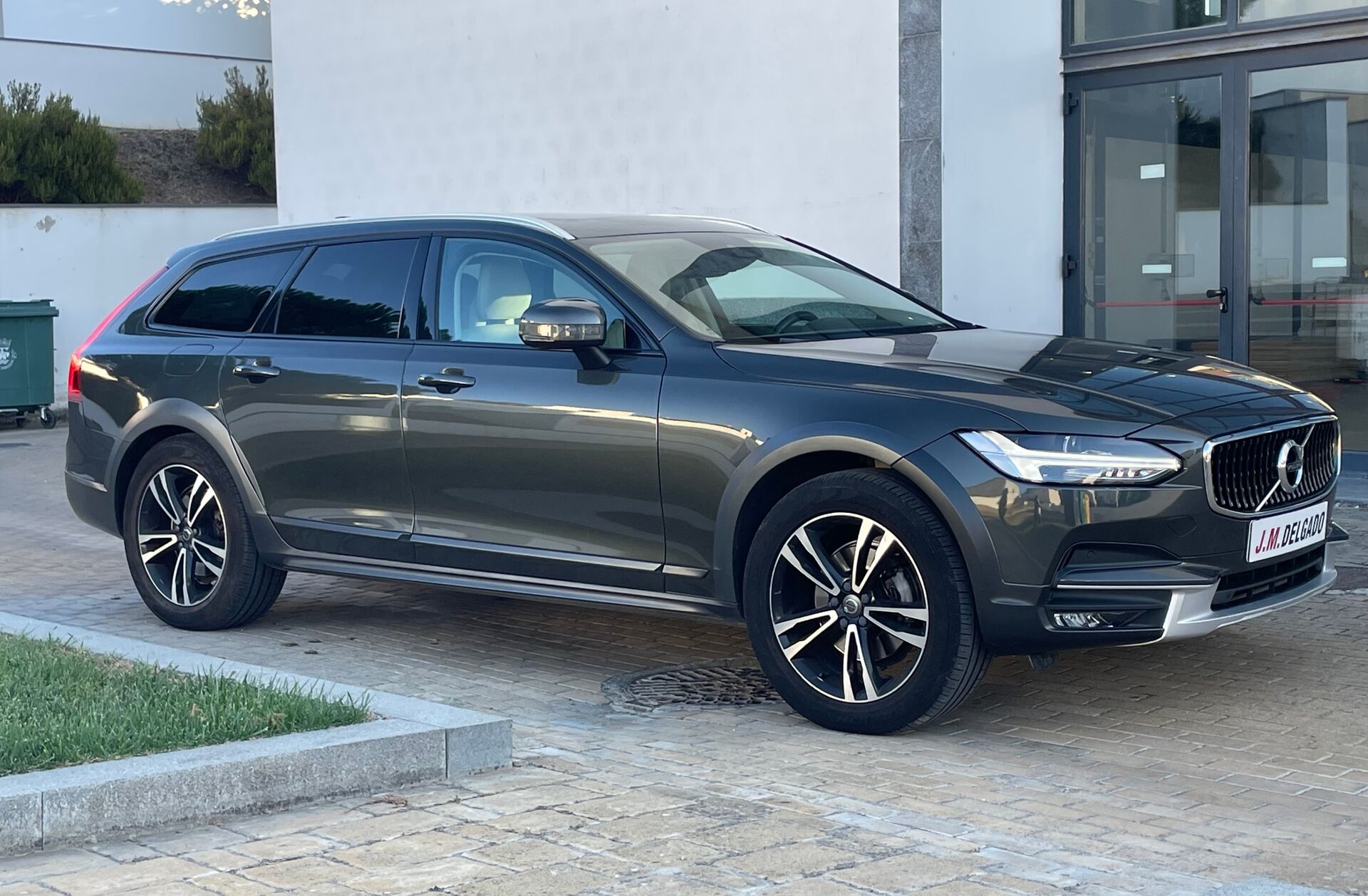 VOLVO V90 CC 2.0 D4 Pro AWD Geartronic