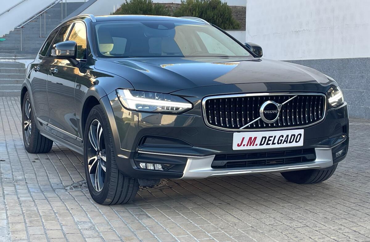 VOLVO V90 CC 2.0 D4 Pro AWD Geartronic