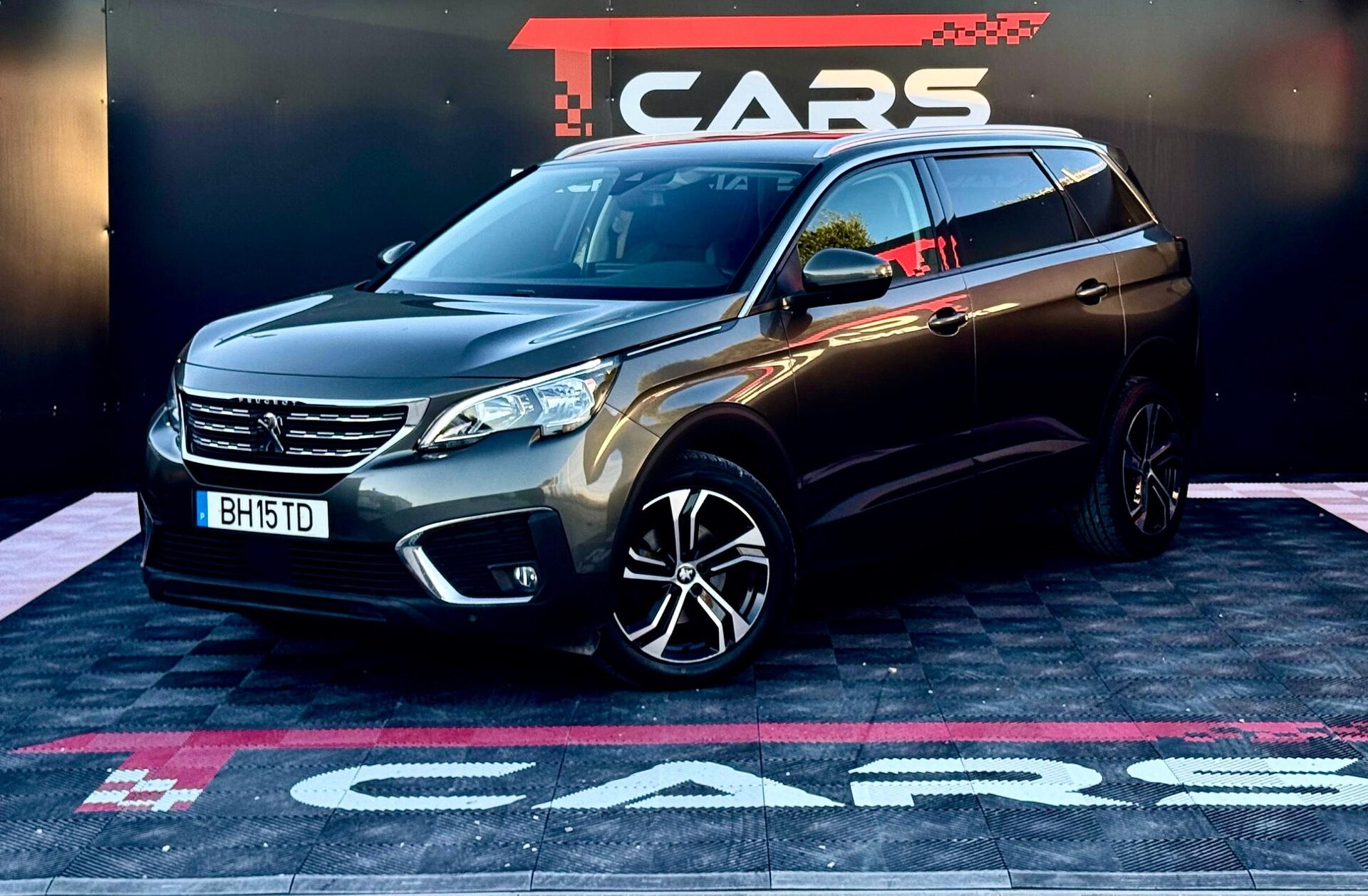 PEUGEOT 5008 1.5 BlueHDi Allure EAT8