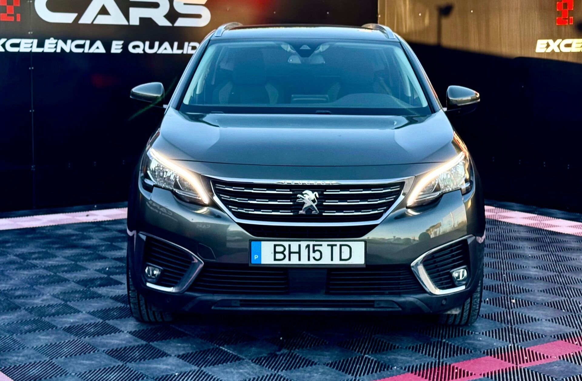 PEUGEOT 5008 1.5 BlueHDi Allure EAT8
