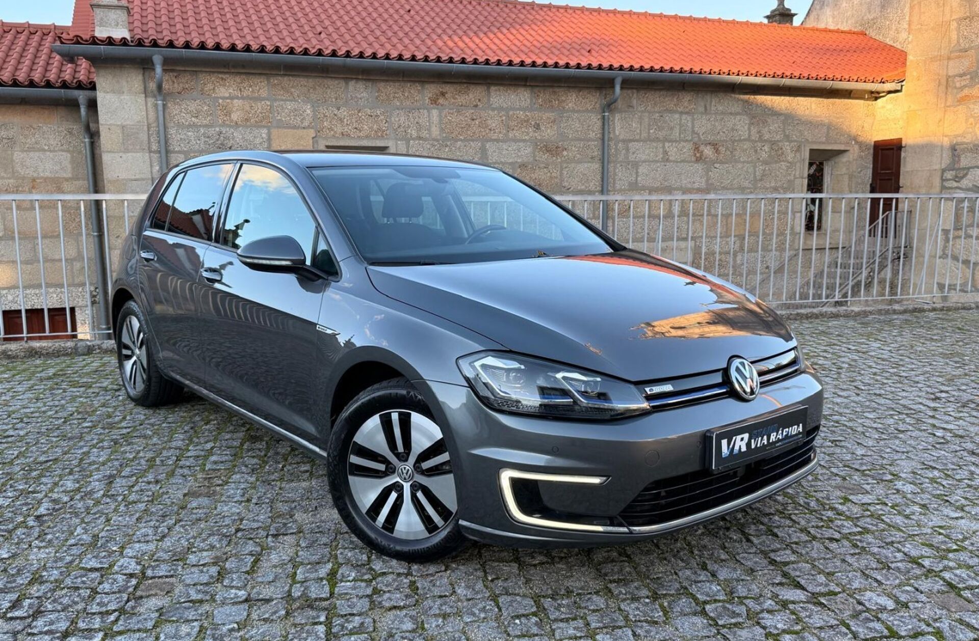 VOLKSWAGEN Golf e- AC/DC