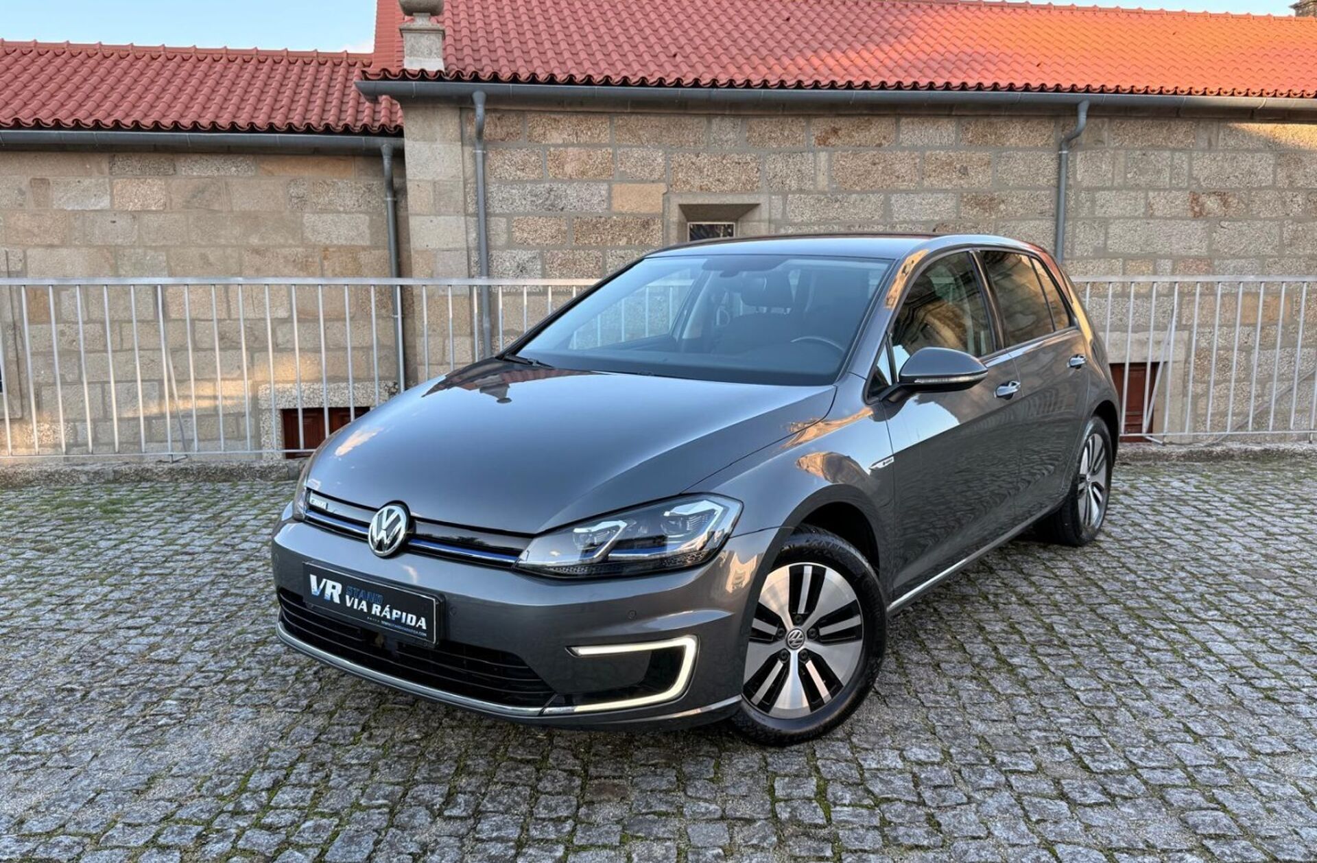VOLKSWAGEN Golf e- AC/DC