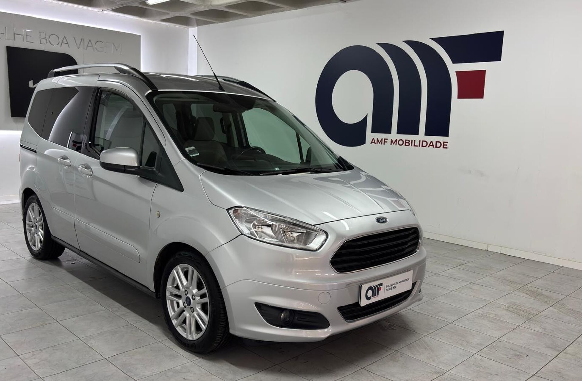 FORD Courier 1.0 EcoBoost Titanium