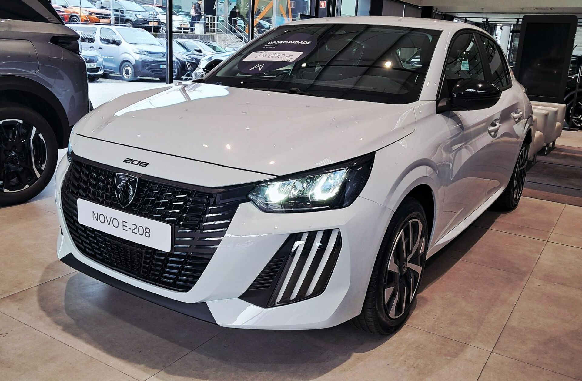 PEUGEOT 208 e- 51 kWh GT