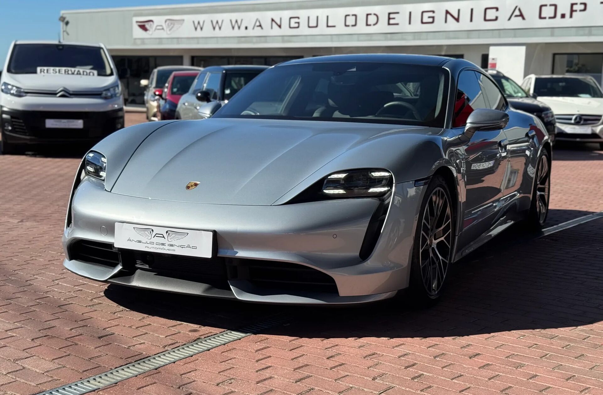 PORSCHE Taycan Turbo