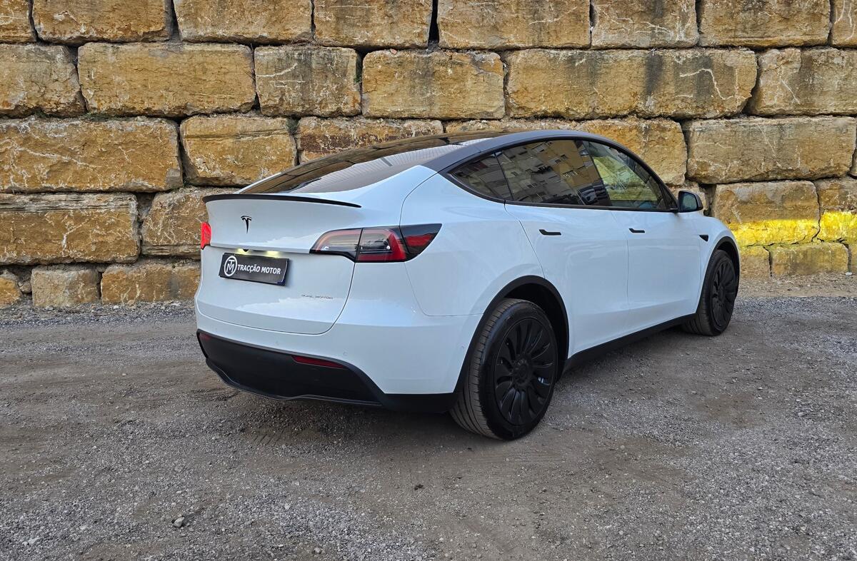 TESLA Model Y Long Range Tração Integral