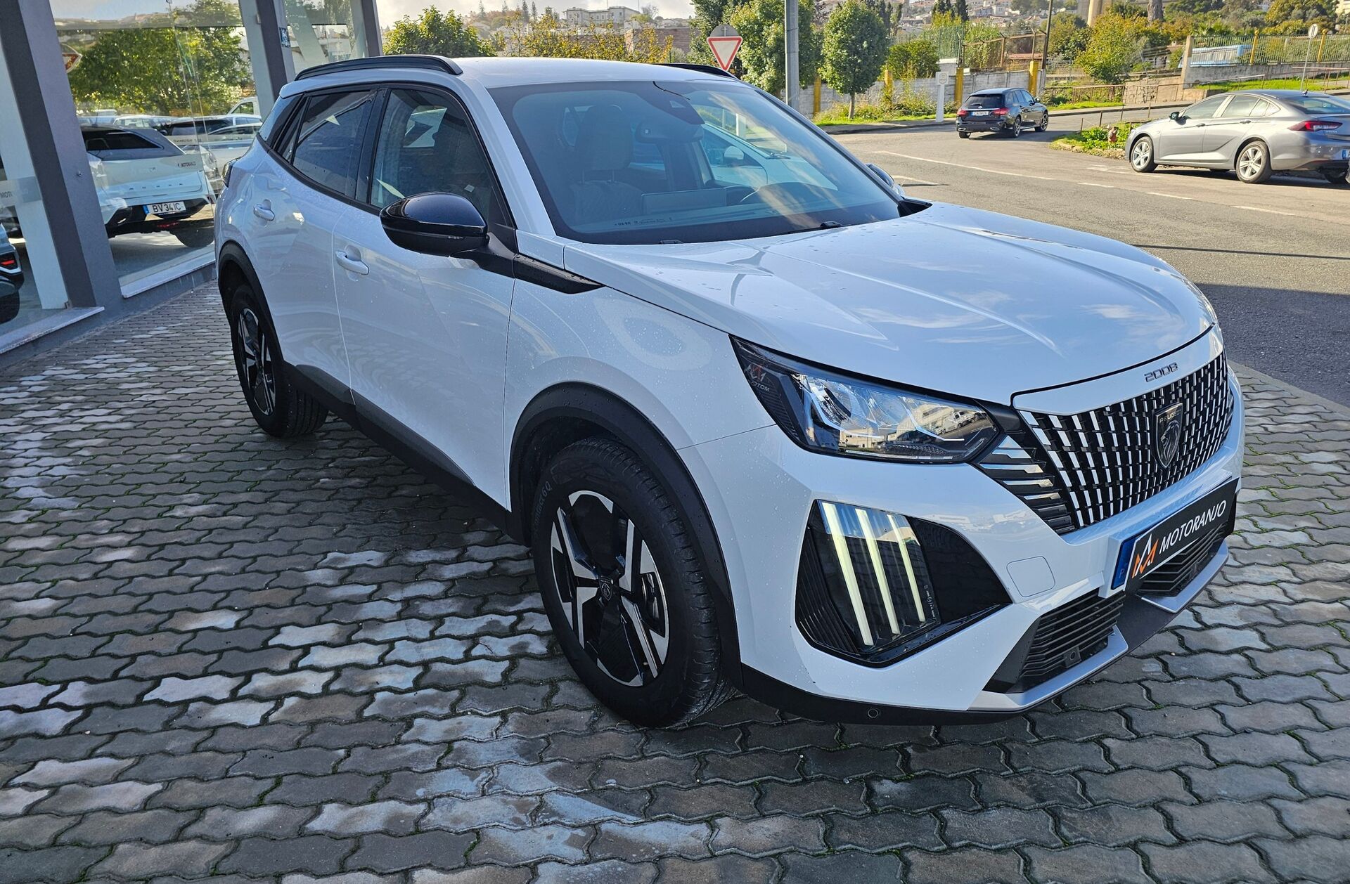 PEUGEOT 2008 1.2 Hybrid Allure e-DCS6