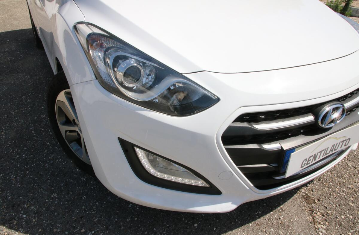 HYUNDAI i30 1.6 CRDi Blue Comfort+Navi DCT