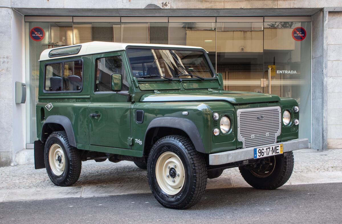 LAND ROVER Defender 90 2.5 Td5 Metal Top