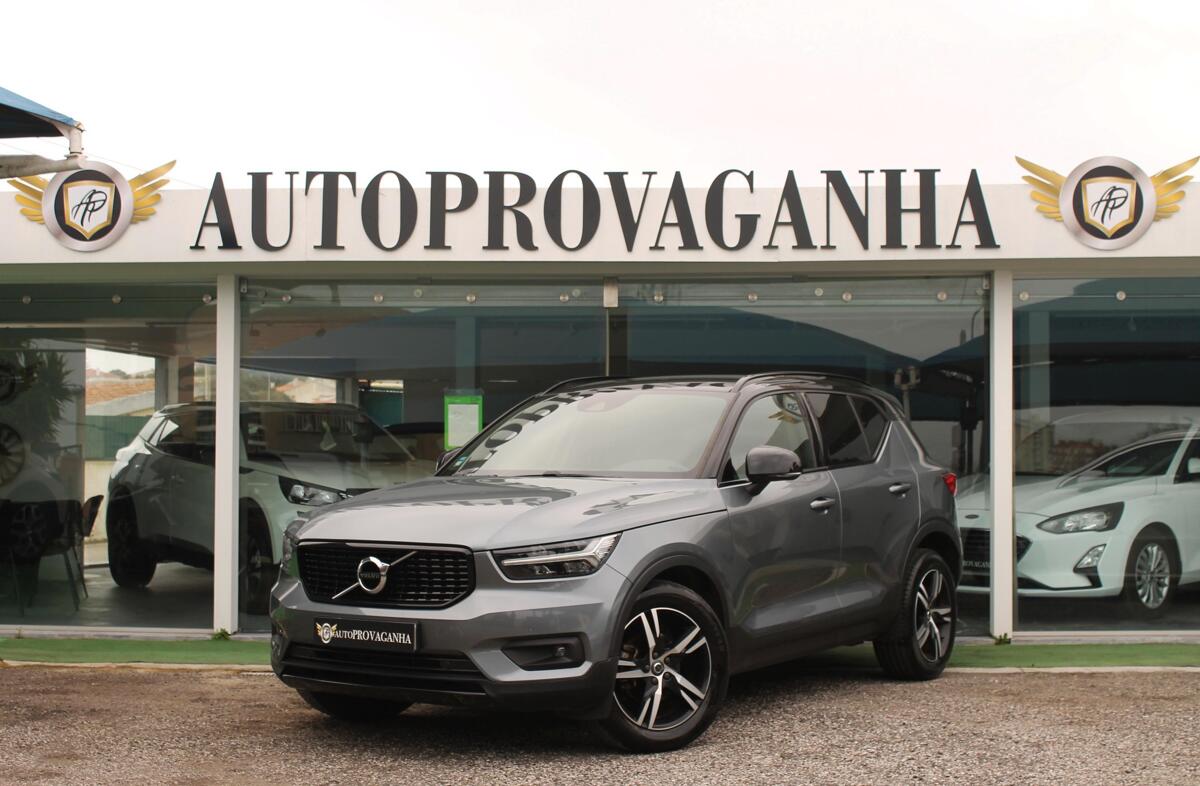 VOLVO XC40 1.5 T3 R-Design Tech Edition